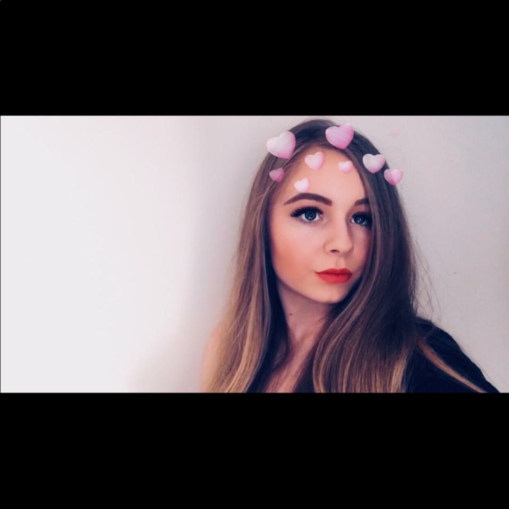 Meet your Posher, Gabby - Picture 1 of 1